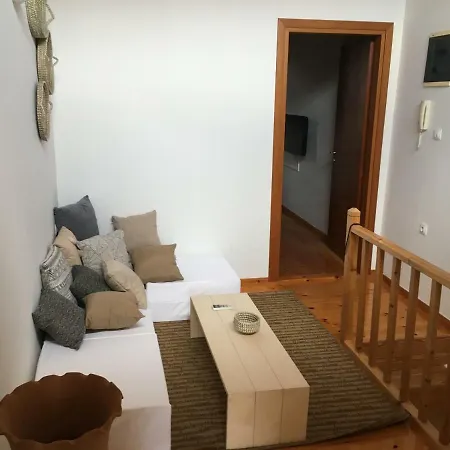 شقة Quince